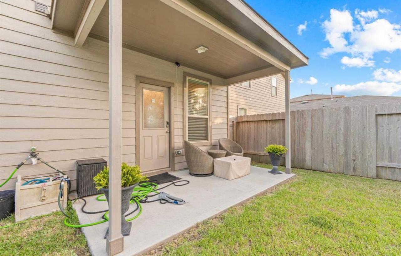 N-E-G House - Near David Wayne Hooks Airport Villa Houston Exterior photo